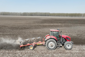农机装备助力春耕智能高效，微生物菌肥改善土壤微生态立竿见影