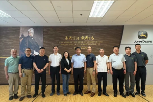 40年信任见证，呼伦贝尔农垦集团高层到访约翰迪尔，共启智慧农业新篇章！