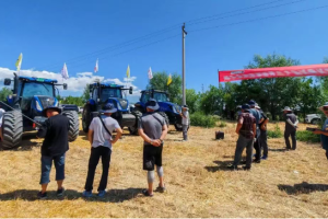 灵活高效！纽荷兰拖拉机新疆田间演示会闪耀博乐
