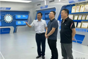 河北省武邑县副县长一行到访现代农装调研交流