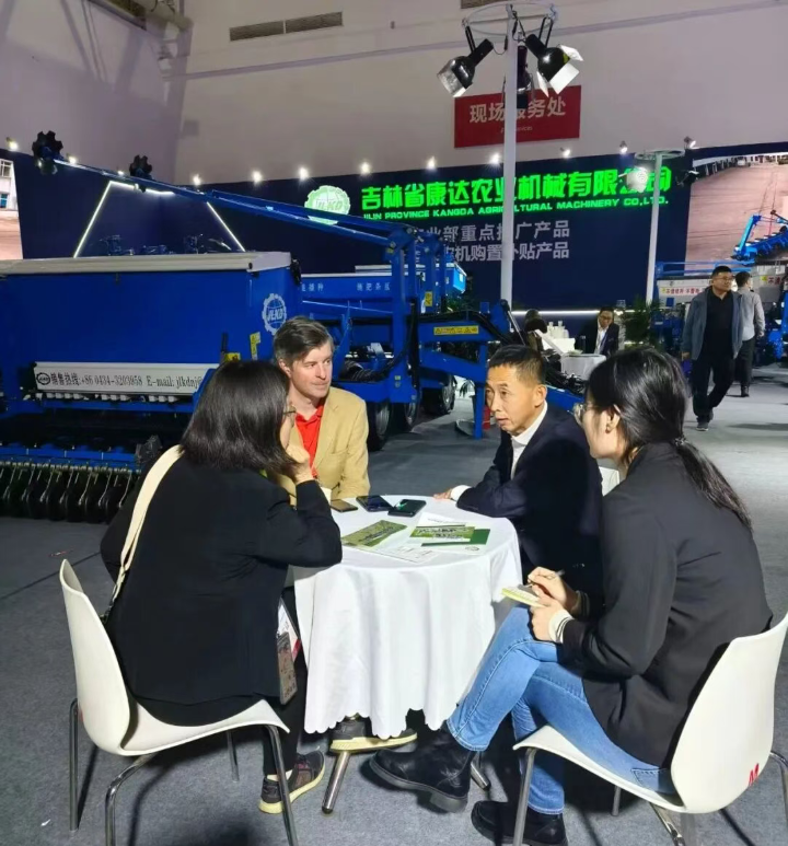 深耕沃土•载誉而归|康达农机精彩亮相2025武汉国际农机展圆满收官