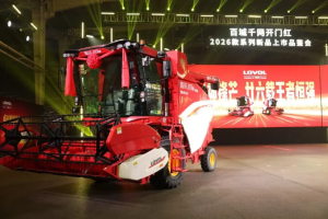 百城千网开门红 | 潍柴雷沃2026款雷沃谷神小麦机新品上市品鉴会举行