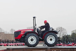 中国一拖定制！为甘肃丘陵山区农业升级注入硬核动能