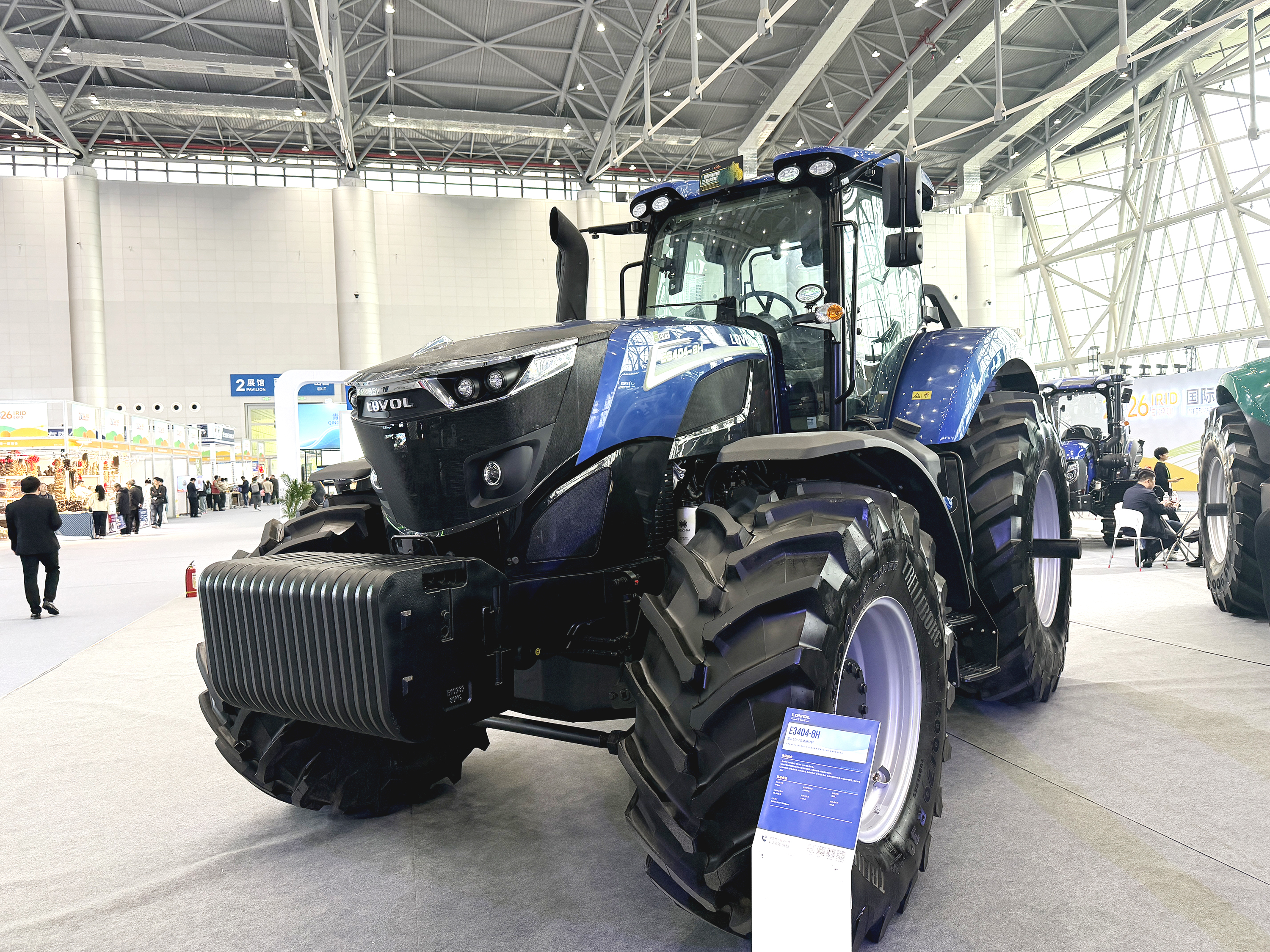 3.雷沃E3404-8E新能源动力拖拉机 3.雷沃E3404-8E新能源动力拖拉机