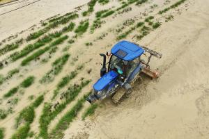 春耕看“新” 跟着雷沃履带拖，遇见丘陵水田规模化种植新可能