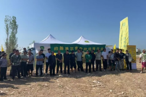看过实景，才更放心 | 约翰迪尔拖拉机田间演示会走进新疆胡杨河市！