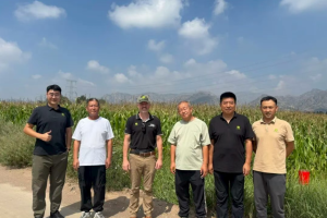 中国！！首台！！F8 600青贮机交付内蒙用户，田间演示圆满开展！