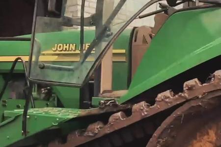 丰疆智能疆驭农机自动驾驶系统适配约翰迪尔