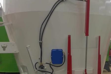 牛羊饲料搅拌机 立式tmr日粮混合制备机