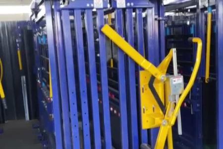 新型保定枷 牛用保定架