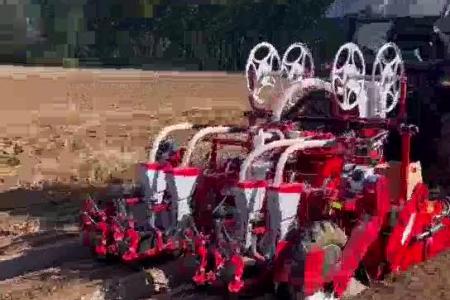 大顺两垄四行气吸青萝卜播种机