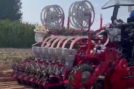 大顺一垄多行气吸香菜播种机